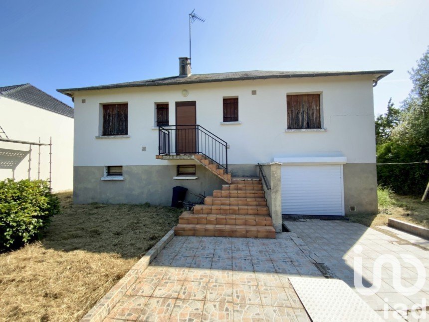 House 5 rooms of 69 m² in Salbris (41300)