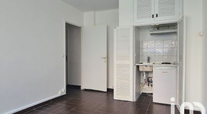 Studio 1 room of 20 m² in Paris (75015)