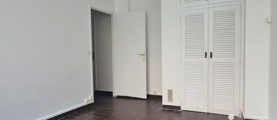 Studio 1 room of 20 m² in Paris (75015)