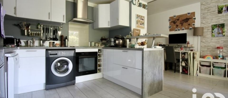 Apartment 3 rooms of 66 m² in Marseille (13011)