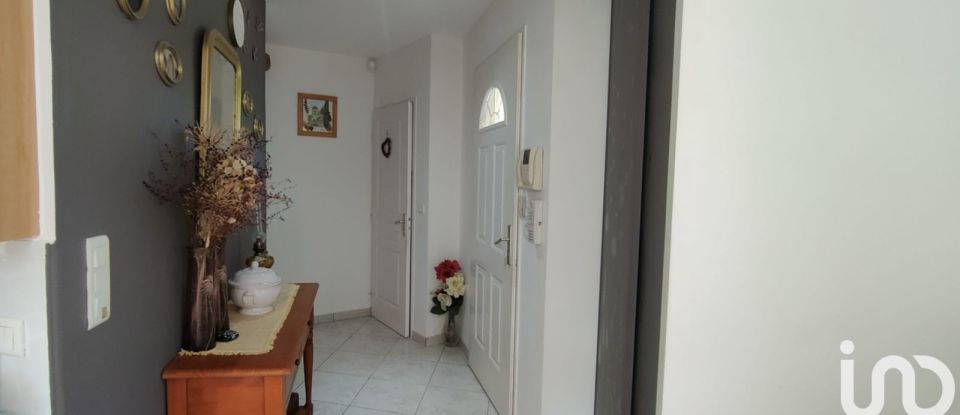 Maison 4 pièces de 105 m² à Servian (34290)