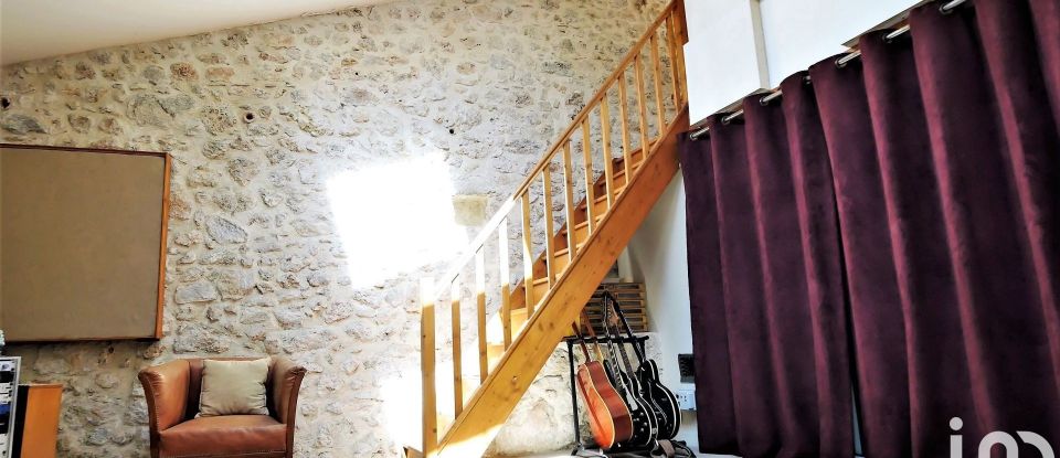 House 5 rooms of 233 m² in Saint-Zacharie (83640)