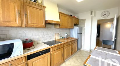 Appartement 3 pièces de 65 m² à Évry (91000)