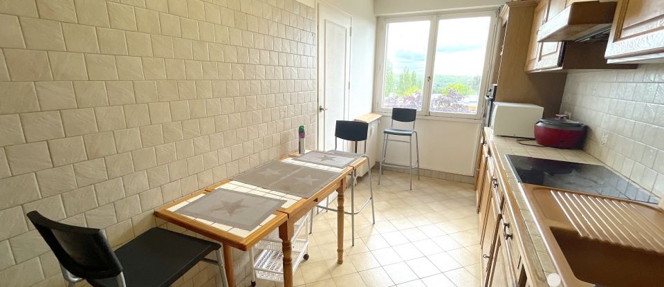 Appartement 3 pièces de 65 m² à Évry (91000)