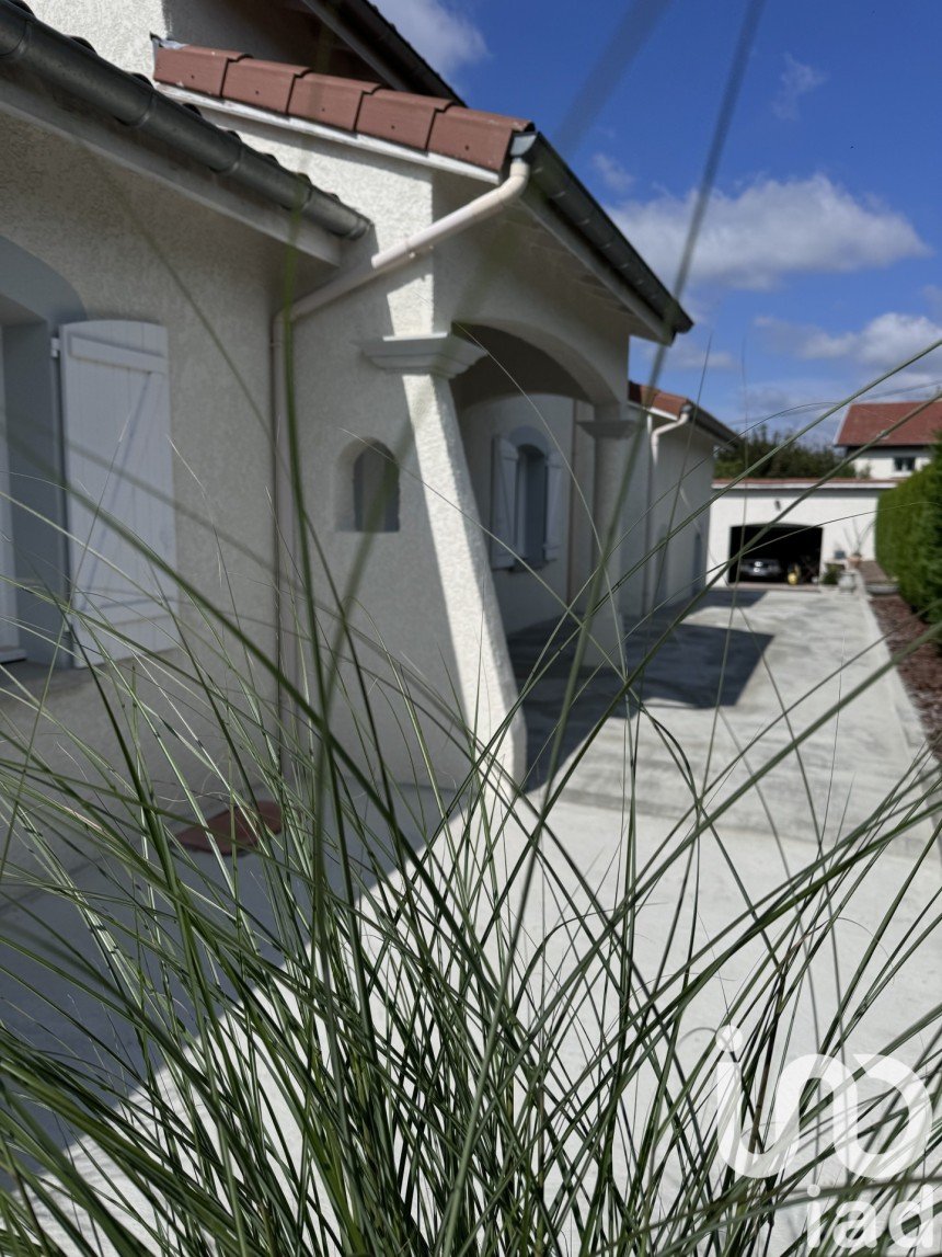 Maison traditionnelle 6 pièces de 204 m² à Monistrol-sur-Loire (43120)