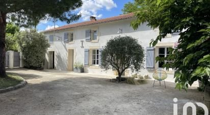 Longere 9 rooms of 237 m² in Mauzé-sur-le-Mignon (79210)