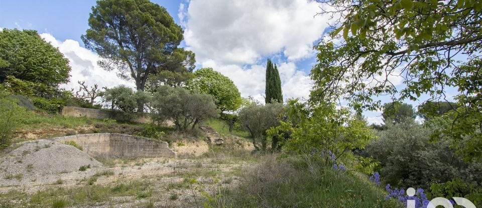 Land of 1,180 m² in Valensole (04210)