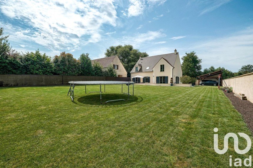 Maison traditionnelle 7 pièces de 175 m² à Montgé-en-Goële (77230)