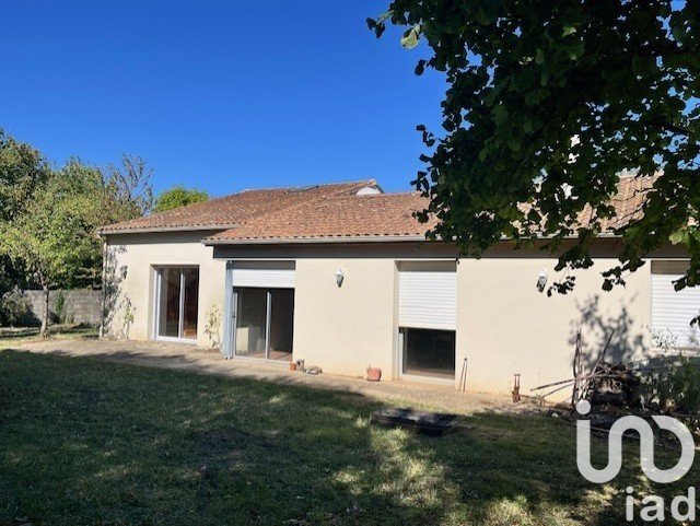 Architect house 6 rooms of 155 m² in Vouillé (79230)