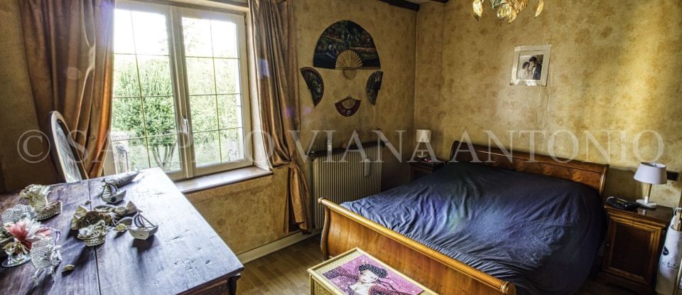 Traditional house 7 rooms of 200 m² in Puiseaux (45390)