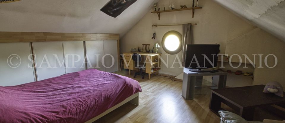 Traditional house 7 rooms of 200 m² in Puiseaux (45390)