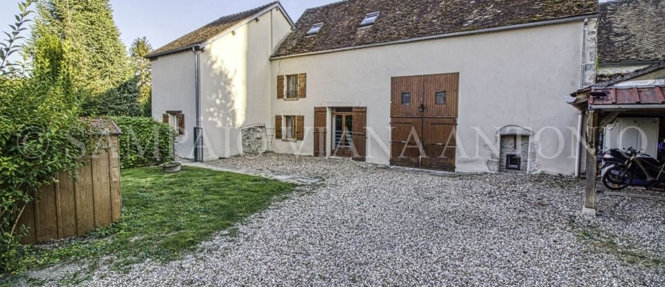 Maison traditionnelle 7 pièces de 200 m² à Puiseaux (45390)