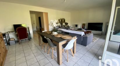 Maison 4 pièces de 111 m² à Lussac (33570)