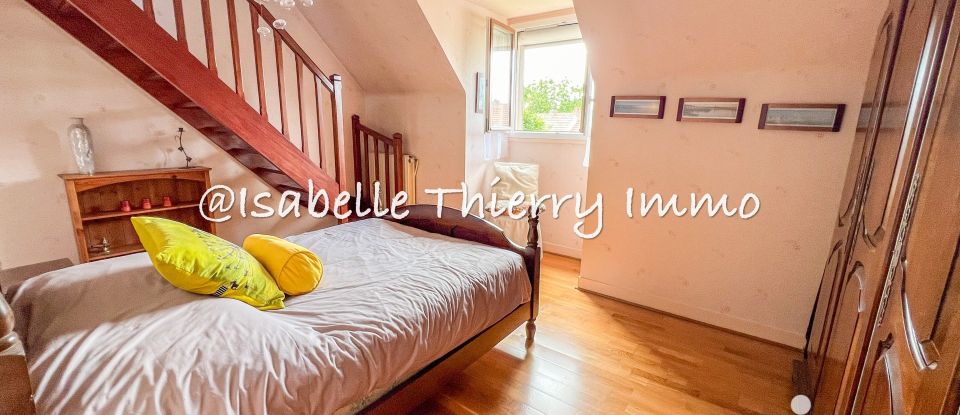 Traditional house 6 rooms of 135 m² in Saintry-sur-Seine (91250)