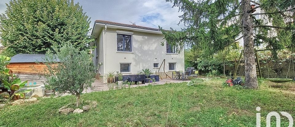 Maison 7 pièces de 151 m² à Caluire-et-Cuire (69300)