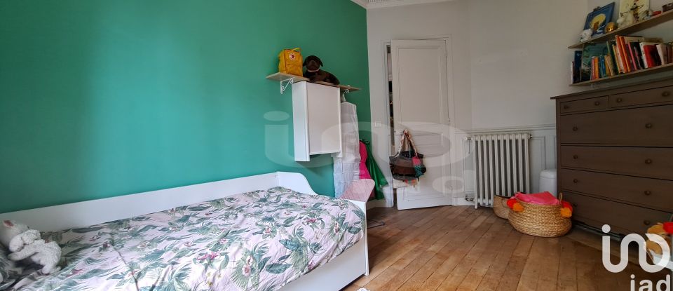 Appartement 4 pièces de 72 m² à Paris (75018)