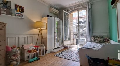 Appartement 4 pièces de 72 m² à Paris (75018)