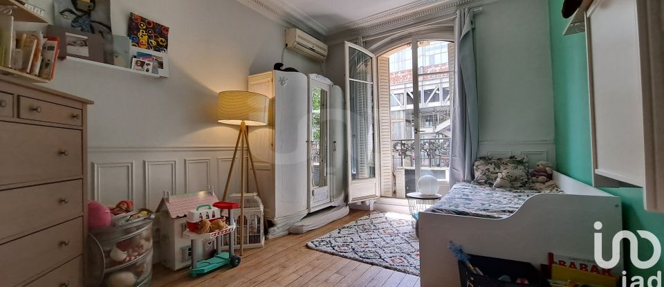 Appartement 4 pièces de 72 m² à Paris (75018)