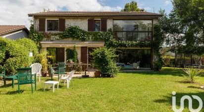 Maison 7 pièces de 170 m² à Charbonnières-les-Bains (69260)