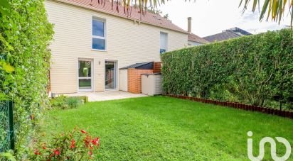 Maison 5 pièces de 117 m² à Magny-les-Hameaux (78114)