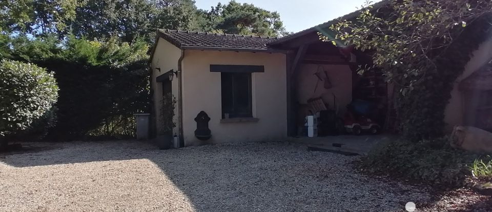 Maison traditionnelle 6 pièces de 170 m² à Chinon (37500)