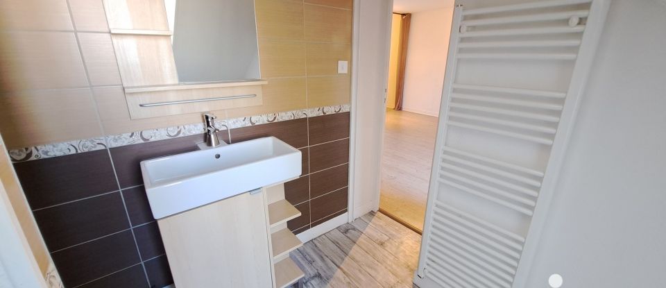 Appartement 2 pièces de 57 m² à Moulins (03000)