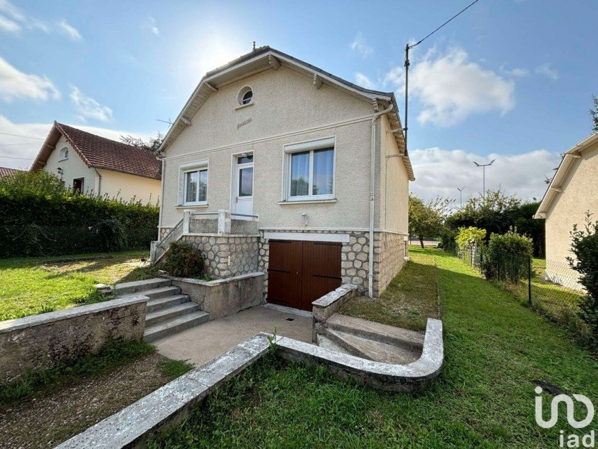 House 3 rooms of 70 m² in Châtellerault (86100)