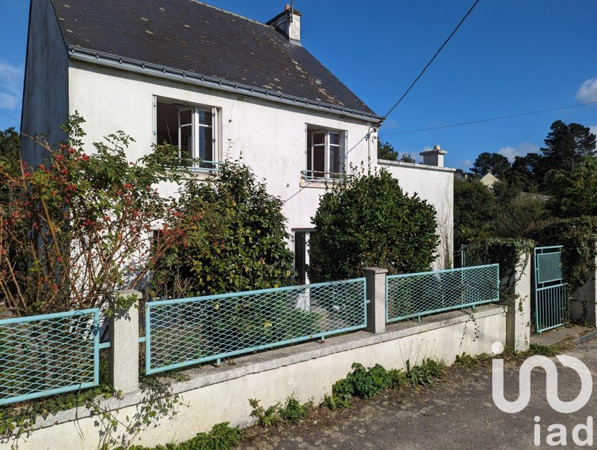 Village house 5 rooms of 104 m² in Saint-Tugdual (56540)