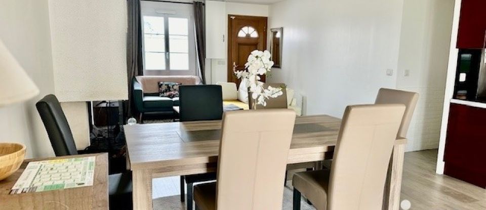 Maison 5 pièces de 100 m² à Villaines-sous-Bois (95570)