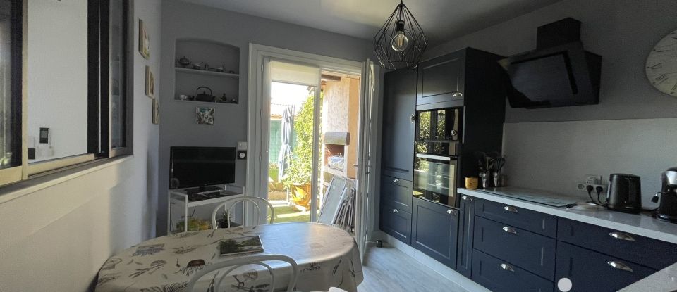 Traditional house 4 rooms of 85 m² in Six-Fours-les-Plages (83140)