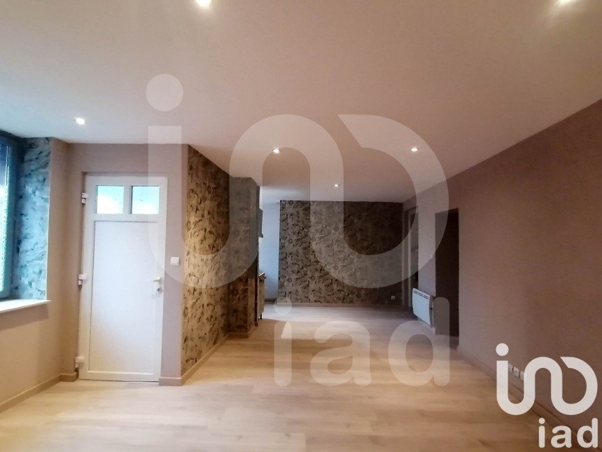 Apartment 3 rooms of 67 m² in Condé-sur-l'Escaut (59163)