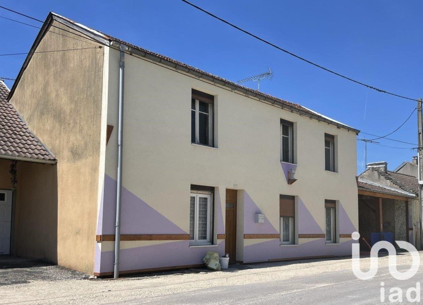 Maison de campagne 4 pièces de 89 m² à Aillianville (52700)