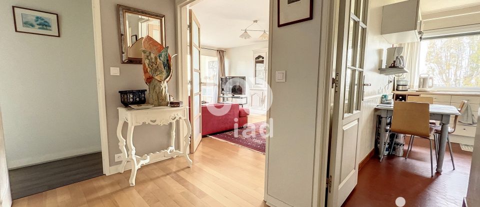 Apartment 3 rooms of 74 m² in Vélizy-Villacoublay (78140)