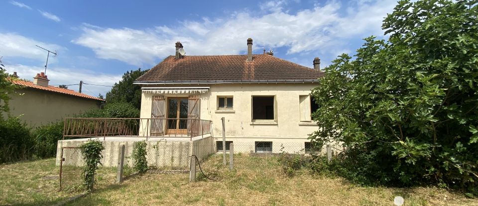 Traditional house 6 rooms of 100 m² in Naintré (86530)