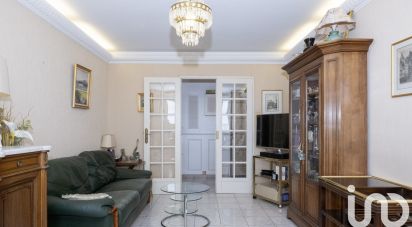 Apartment 4 rooms of 77 m² in Les Ulis (91940)