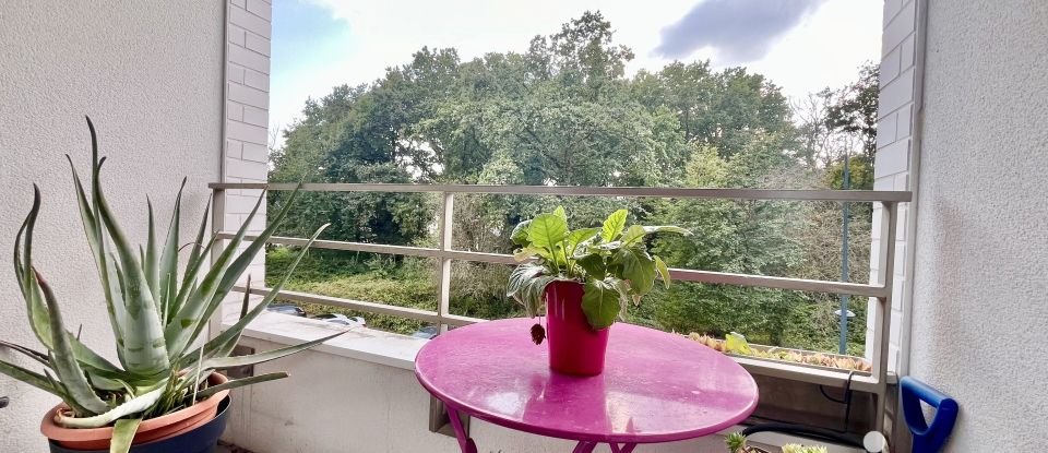 Apartment 4 rooms of 65 m² in Fleury-Mérogis (91700)