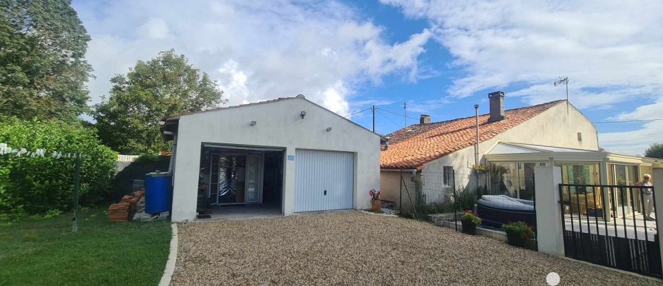 Maison 4 pièces de 118 m² à Mons (17160)