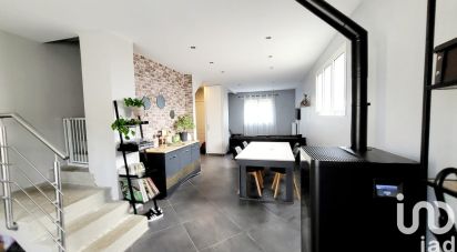 Maison traditionnelle 5 pièces de 91 m² à Pontault-Combault (77340)