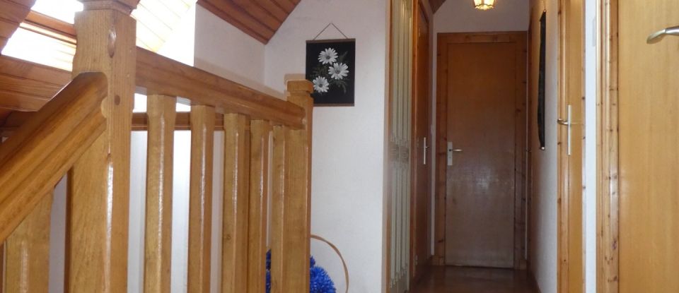 Traditional house 6 rooms of 105 m² in Pleuven (29170)