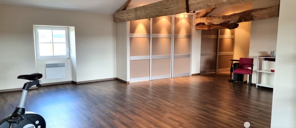 Maison 9 pièces de 220 m² à Jarnac (16200)