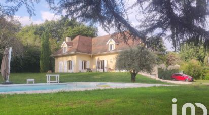 Traditional house 5 rooms of 208 m² in Latresne (33360)