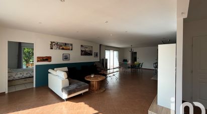 House 4 rooms of 145 m² in Saint-Clair-de-la-Tour (38110)