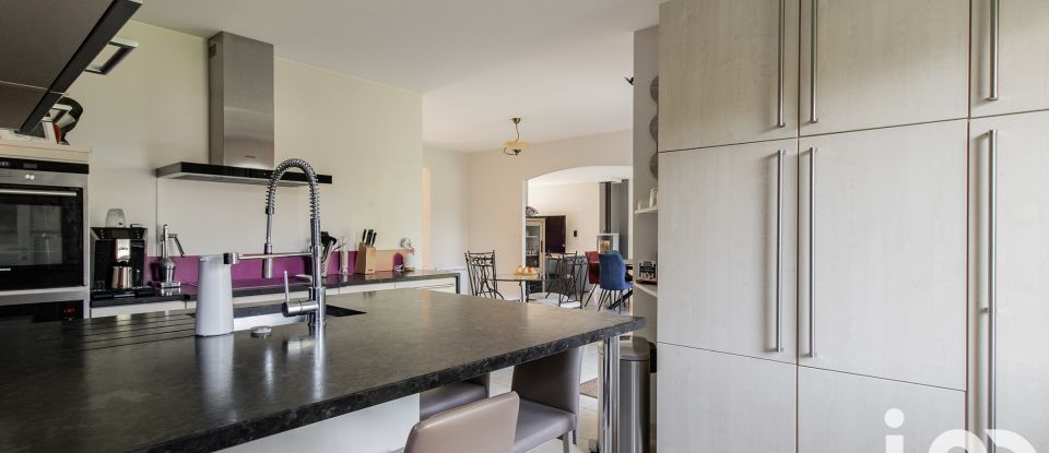 Maison 9 pièces de 240 m² à Nantes (44300)