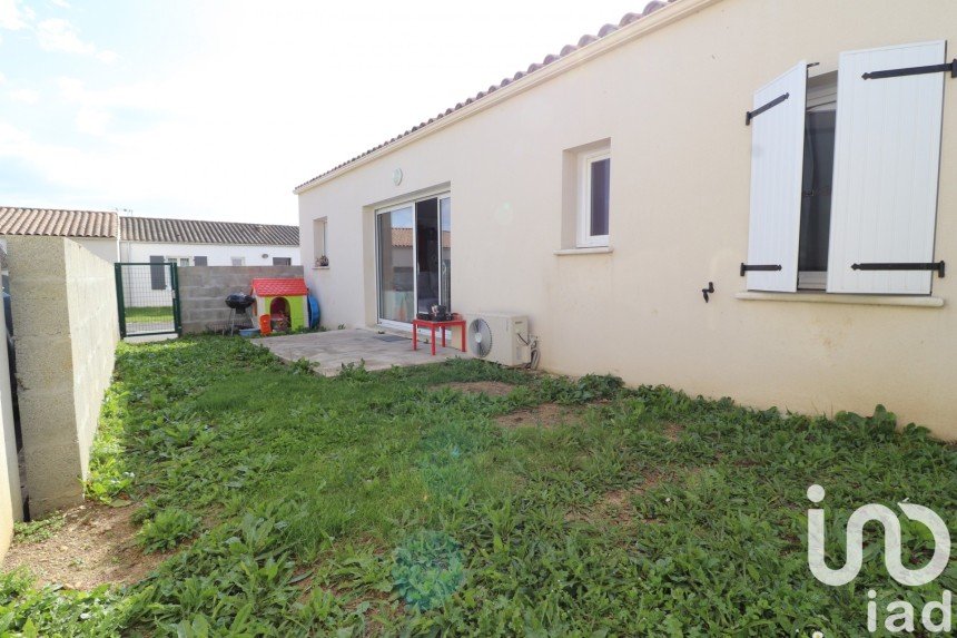 Traditional house 4 rooms of 180 m² in Charron (17230)