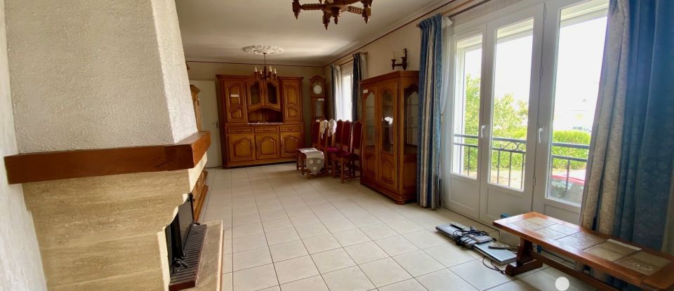 House 4 rooms of 83 m² in Saint-Xandre (17138)