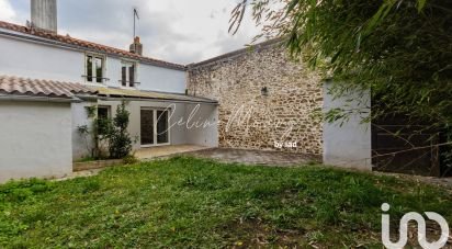 House 4 rooms of 120 m² in La Roche-sur-Yon (85000)