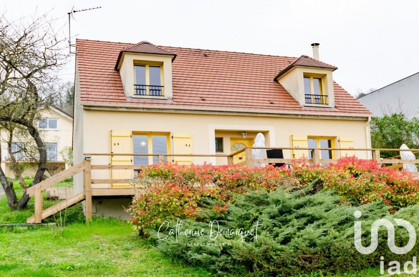 House 6 rooms of 126 m² in Vaux-sur-Seine (78740)