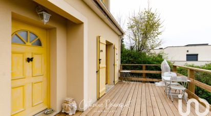 House 6 rooms of 126 m² in Vaux-sur-Seine (78740)