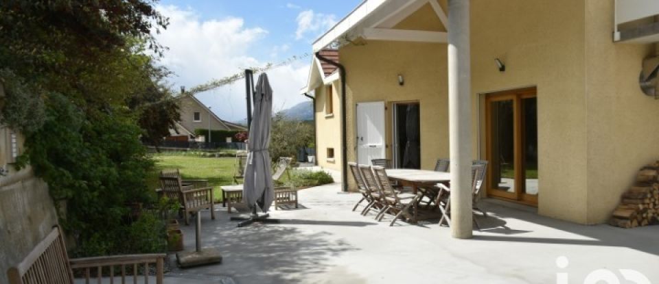 Country house 5 rooms of 158 m² in Monteynard (38770)