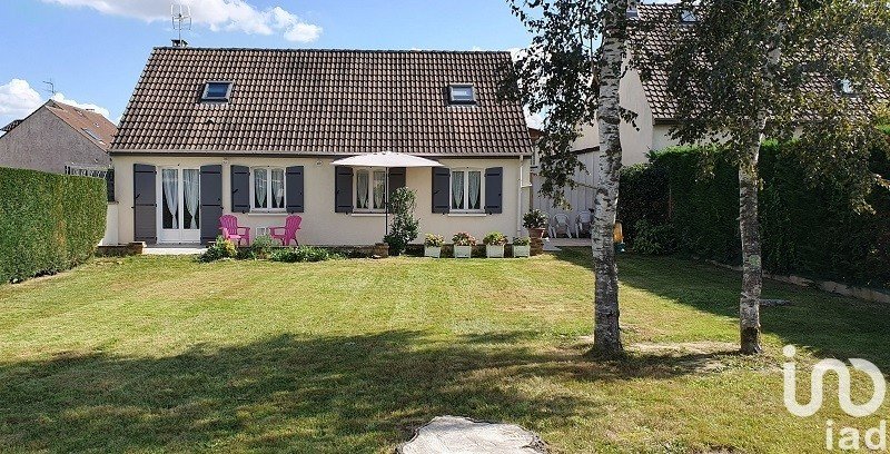 Maison 5 pièces de 115 m² à Guignes (77390)